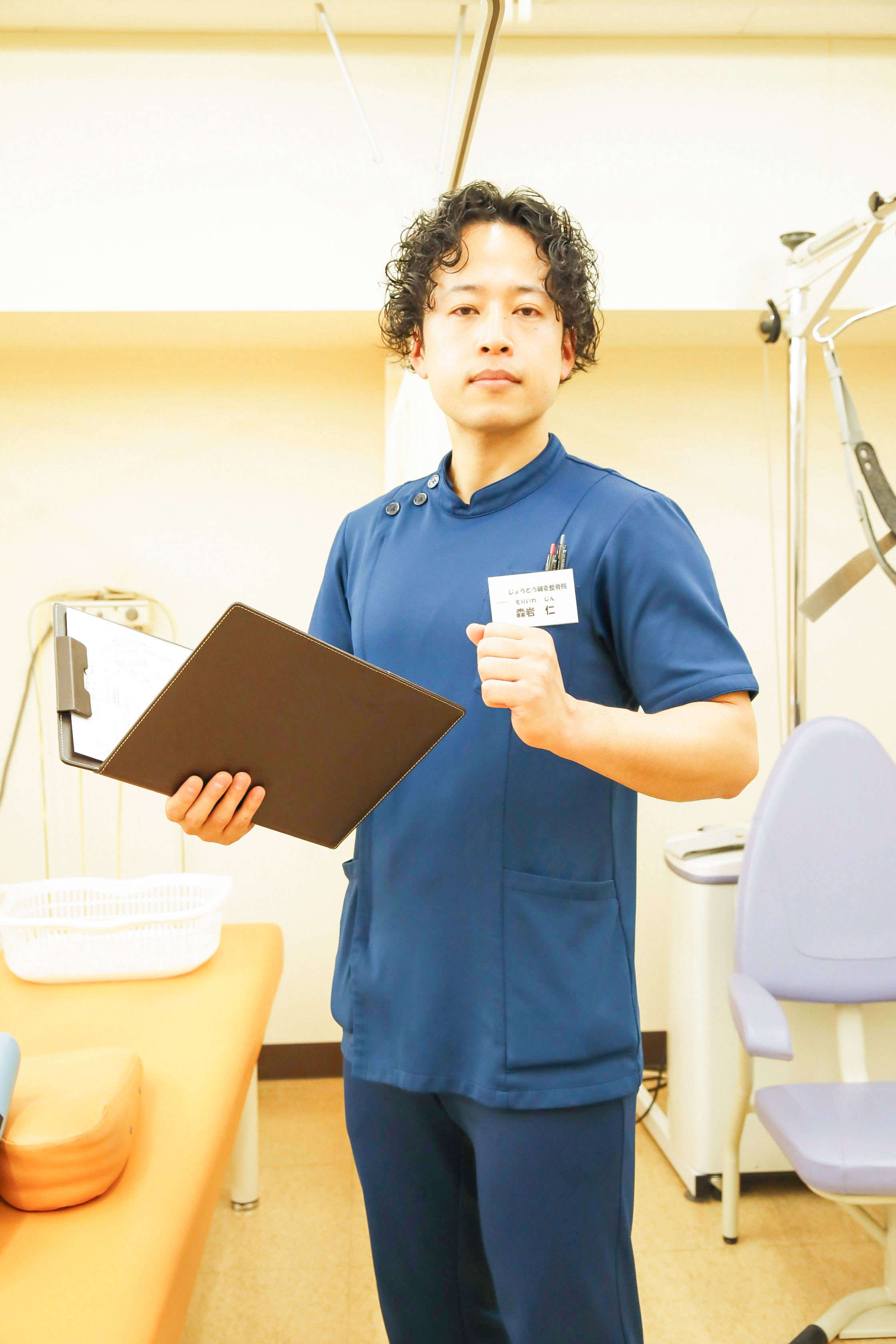 資格勉強をする人